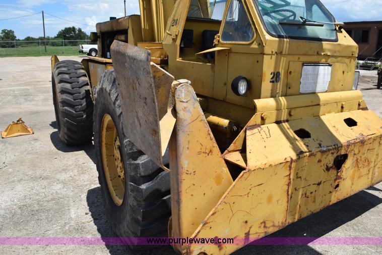 image for item L5789 1982 Galion 150A hydraulic crane