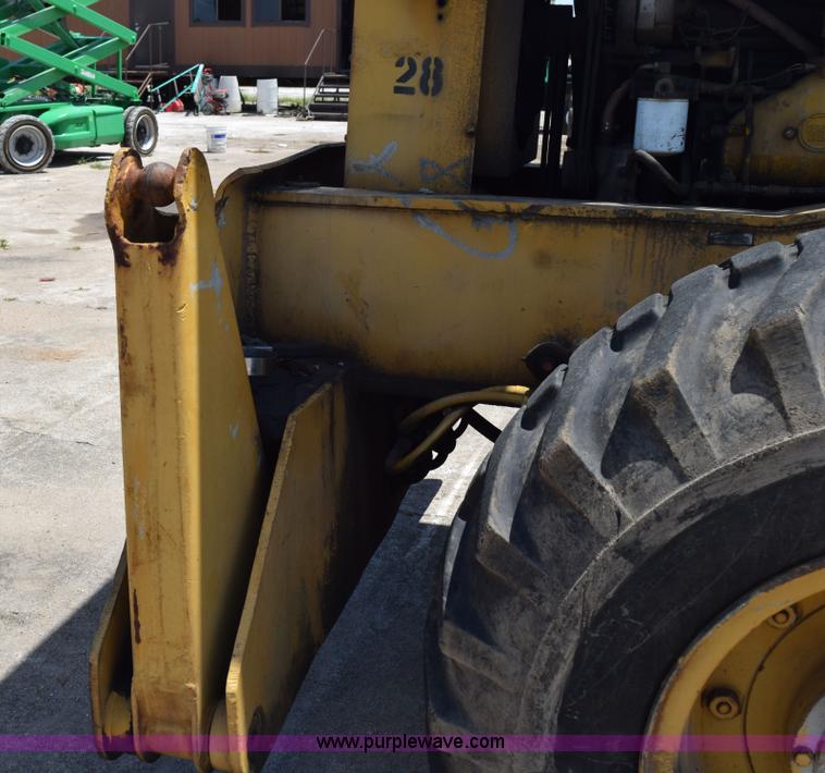 image for item L5789 1982 Galion 150A hydraulic crane