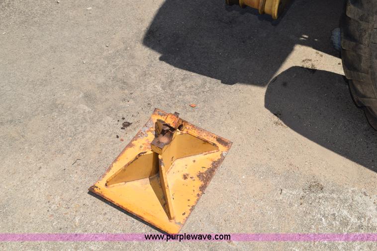 image for item L5789 1982 Galion 150A hydraulic crane