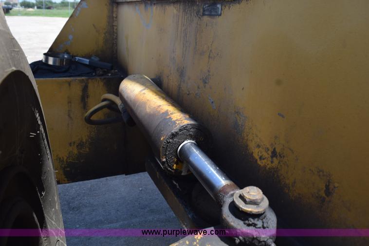 image for item L5789 1982 Galion 150A hydraulic crane