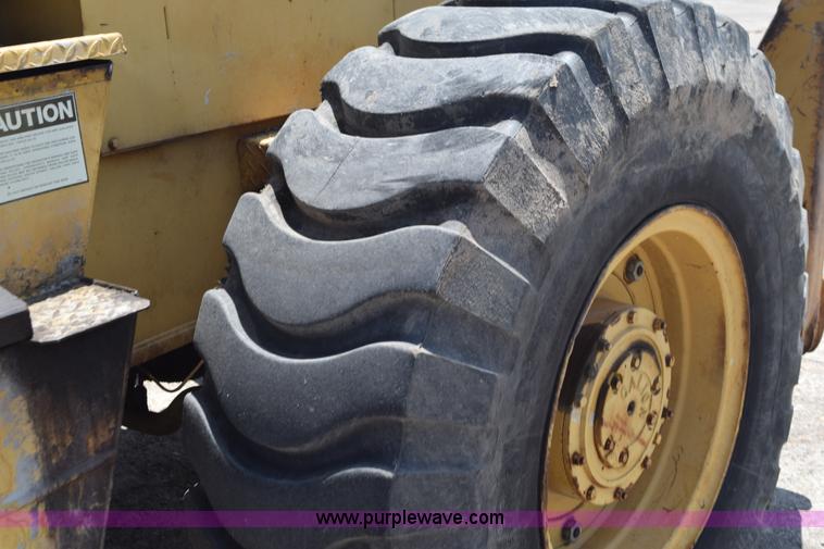 image for item L5789 1982 Galion 150A hydraulic crane