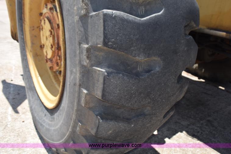 image for item L5789 1982 Galion 150A hydraulic crane