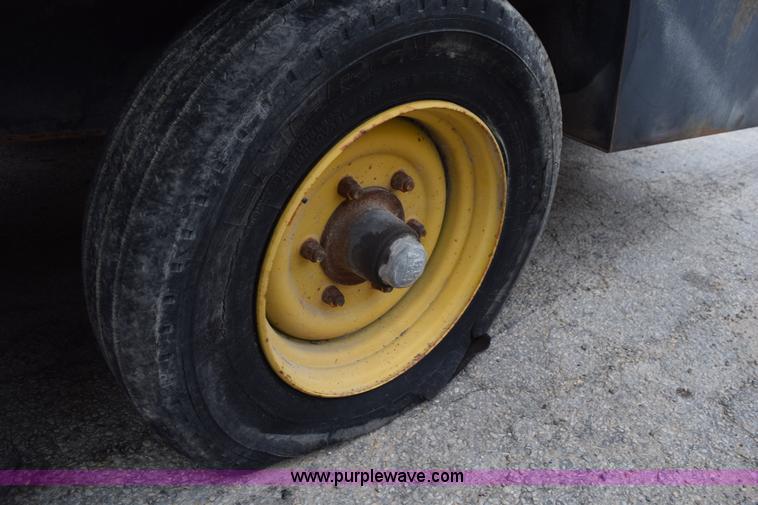 image for item L5792 2004 Atlas Copco XASE1600GD air compressor