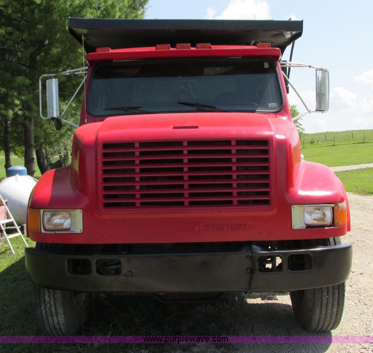 image for item R9420 1991 International 4900 dump truck
