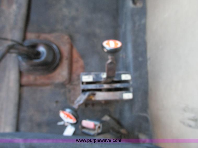 image for item R9420 1991 International 4900 dump truck