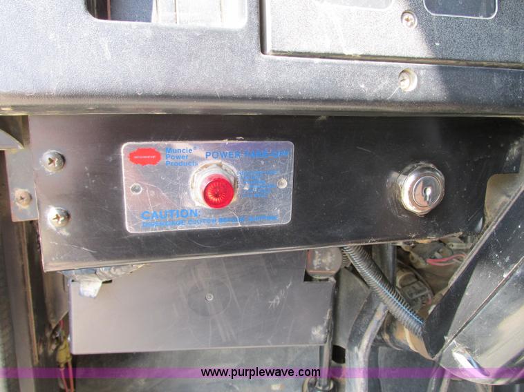 image for item R9420 1991 International 4900 dump truck