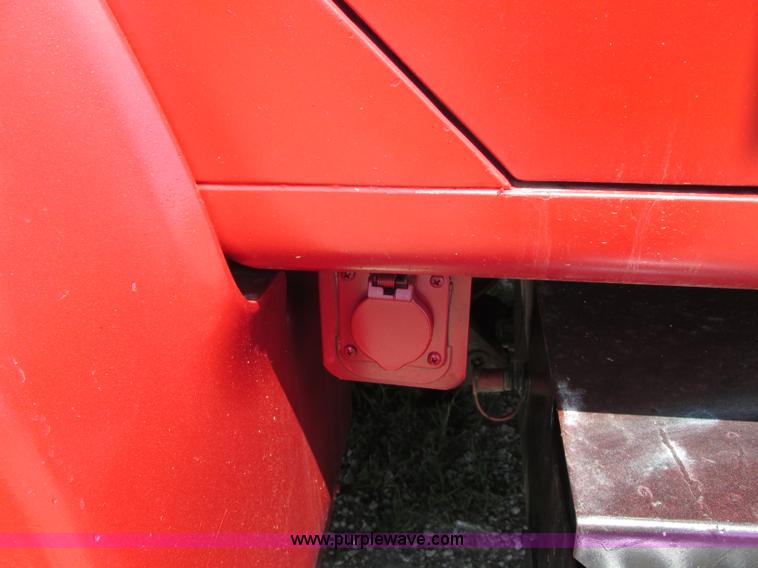 image for item R9420 1991 International 4900 dump truck