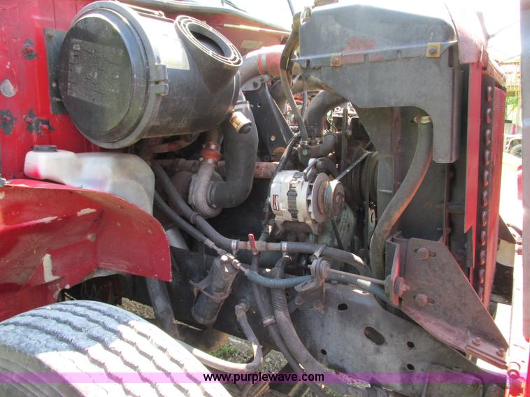 image for item R9420 1991 International 4900 dump truck