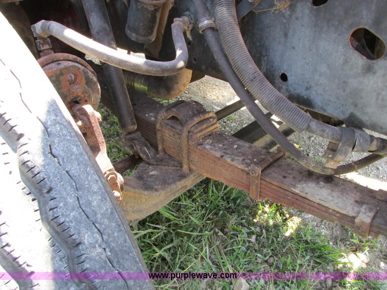 image for item R9420 1991 International 4900 dump truck