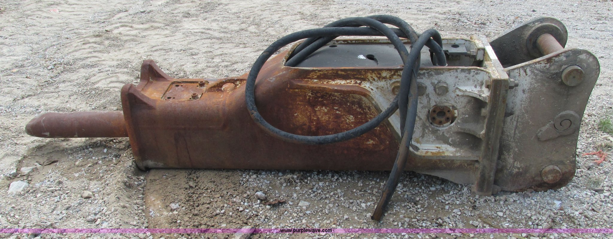 Kent excavator hammer in Branson, MO Item AY9808 sold Purple Wave