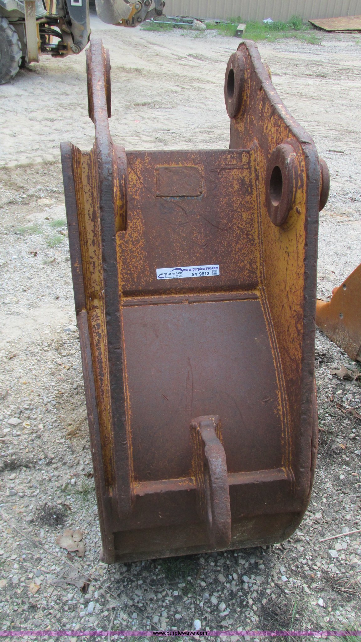 CP excavator bucket in Branson, MO Item AY9813 sold Purple Wave