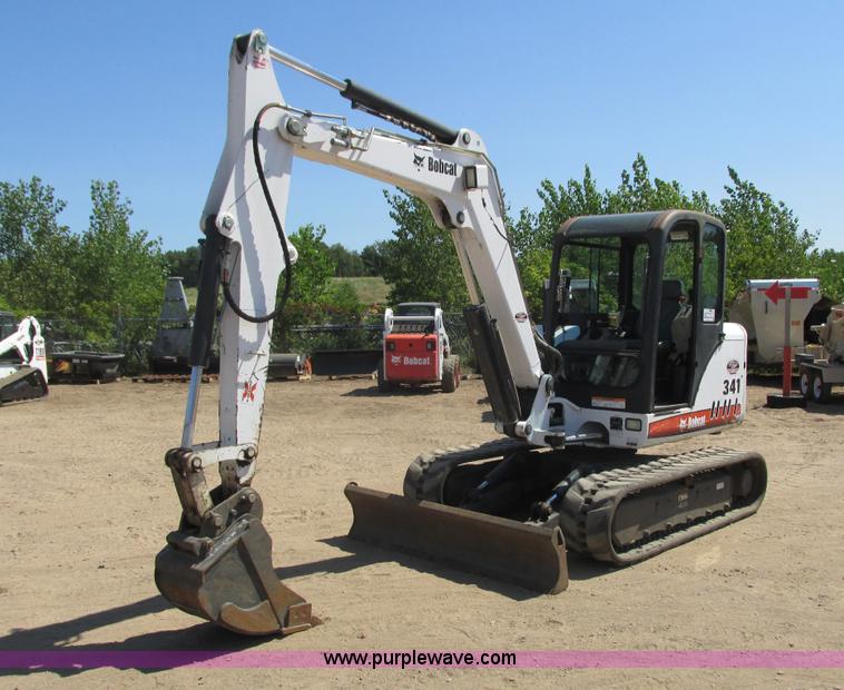 image for item K6528 2005 Bobcat 341G compact excavator