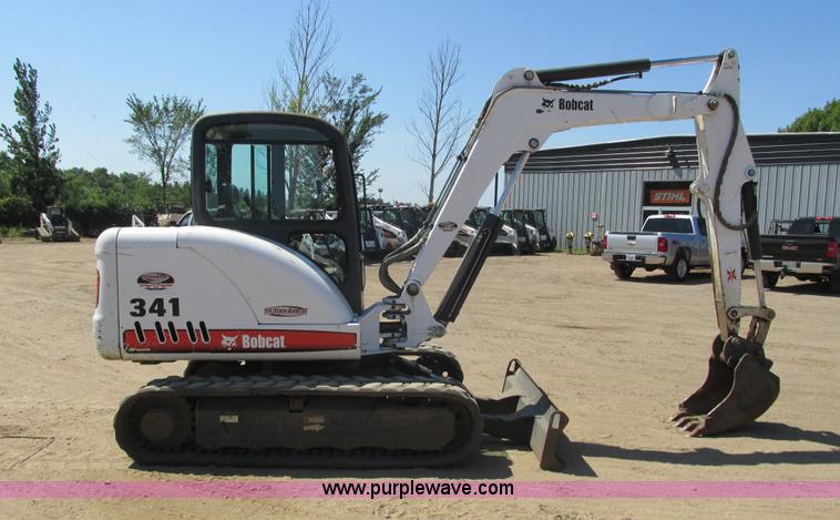 image for item K6528 2005 Bobcat 341G compact excavator