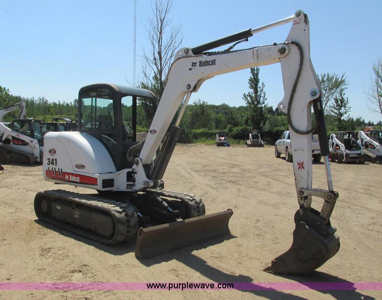 image for item K6528 2005 Bobcat 341G compact excavator