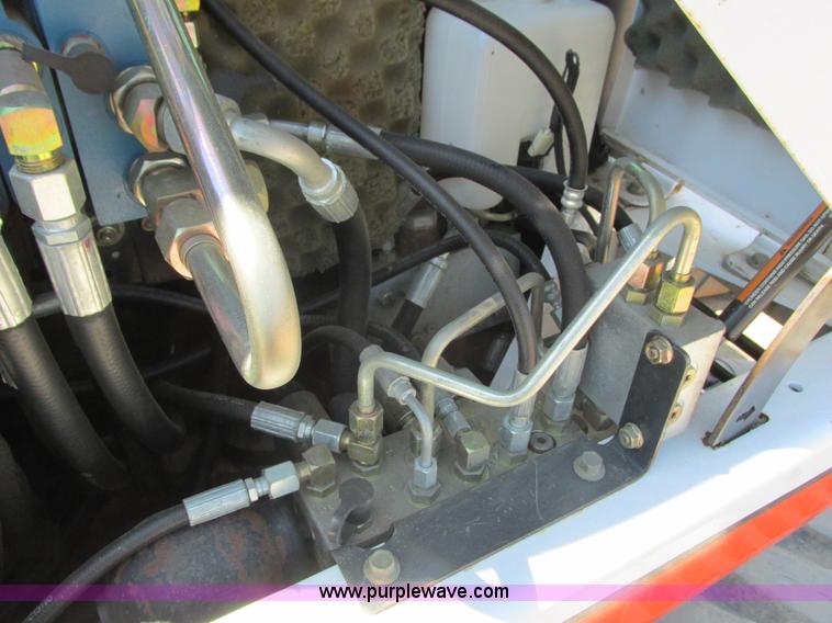 image for item K6528 2005 Bobcat 341G compact excavator