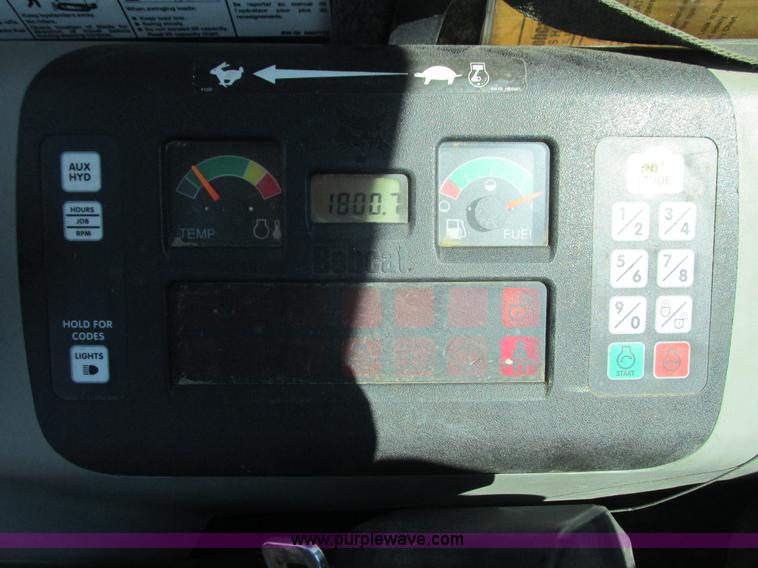 image for item K6528 2005 Bobcat 341G compact excavator