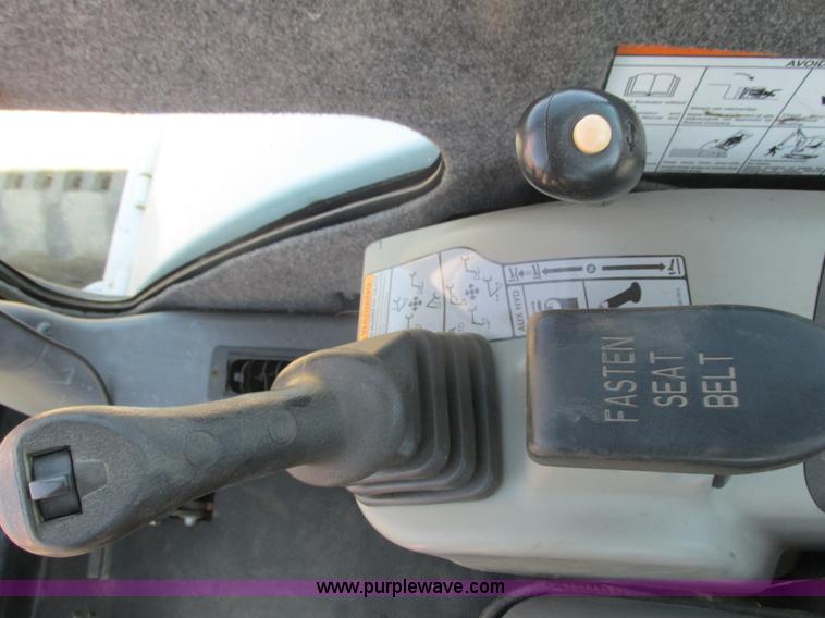 image for item K6528 2005 Bobcat 341G compact excavator