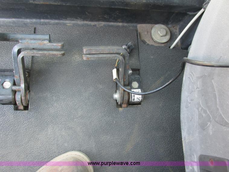 image for item K6528 2005 Bobcat 341G compact excavator