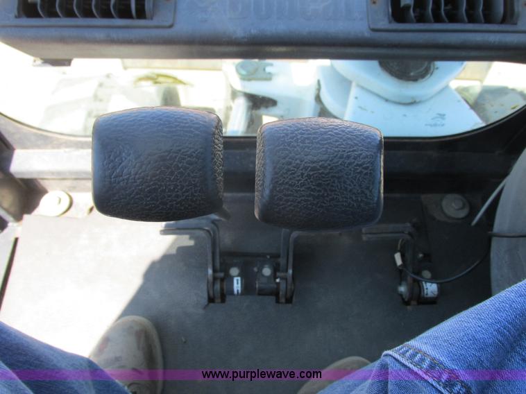 image for item K6528 2005 Bobcat 341G compact excavator