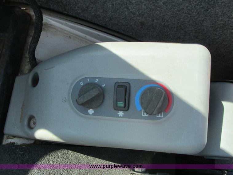 image for item K6528 2005 Bobcat 341G compact excavator