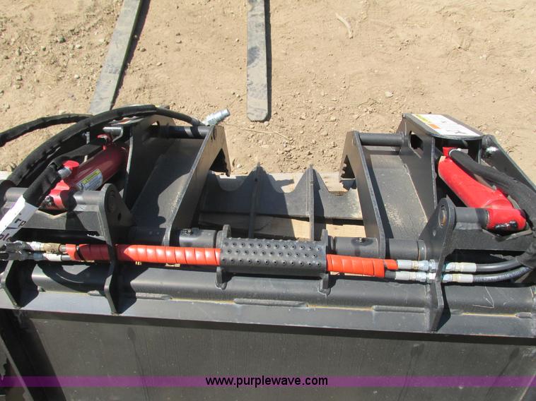 image for item K6532 Lowe G-72A root grapple bucket