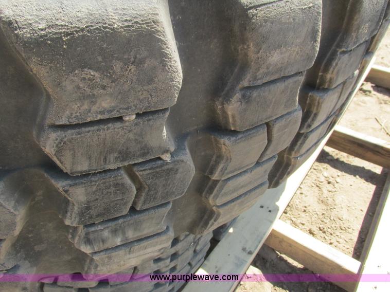 image for item K6541 Solideal skid steer tracks