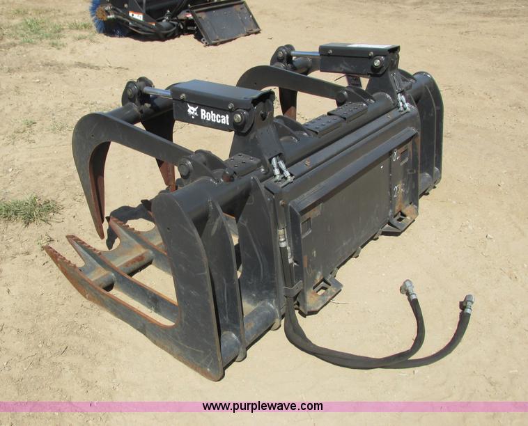 image for item K6555 2013 Bobcat GRPL82Root grapple bucket