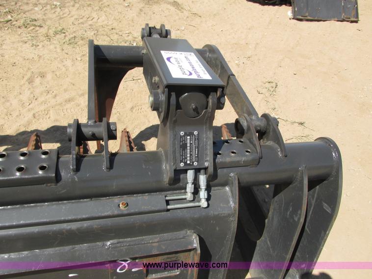 image for item K6555 2013 Bobcat GRPL82Root grapple bucket