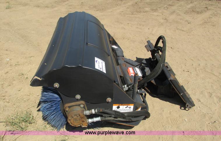 image for item K6560 2009 Bobcat 68 angle broom