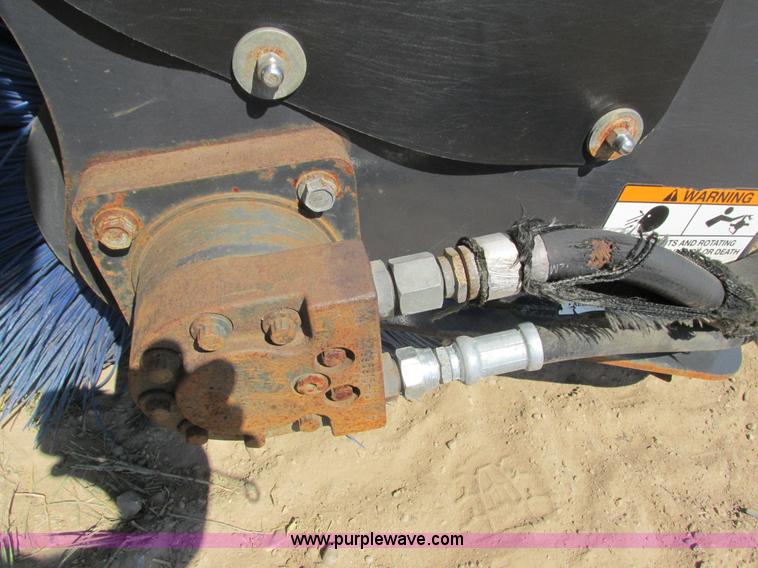 image for item K6560 2009 Bobcat 68 angle broom