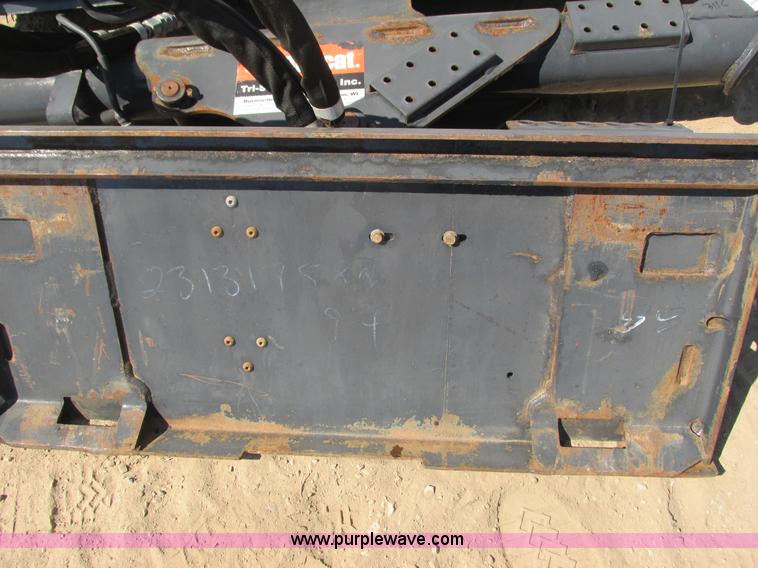 image for item K6560 2009 Bobcat 68 angle broom