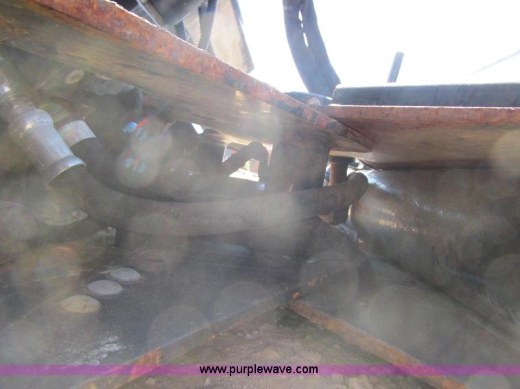 image for item K6560 2009 Bobcat 68 angle broom