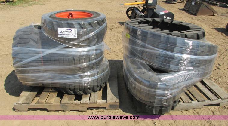 image for item K6567 Solideal rubber tracks