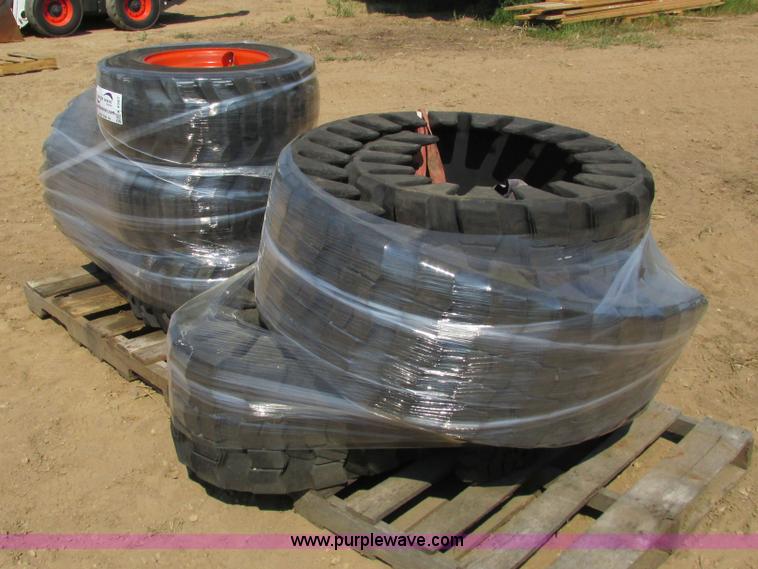 image for item K6567 Solideal rubber tracks