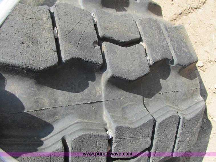 image for item K6567 Solideal rubber tracks