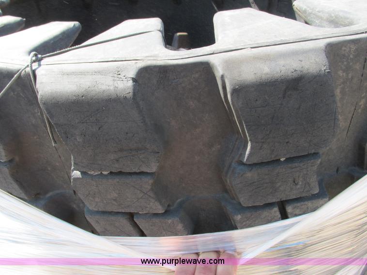 image for item K6567 Solideal rubber tracks