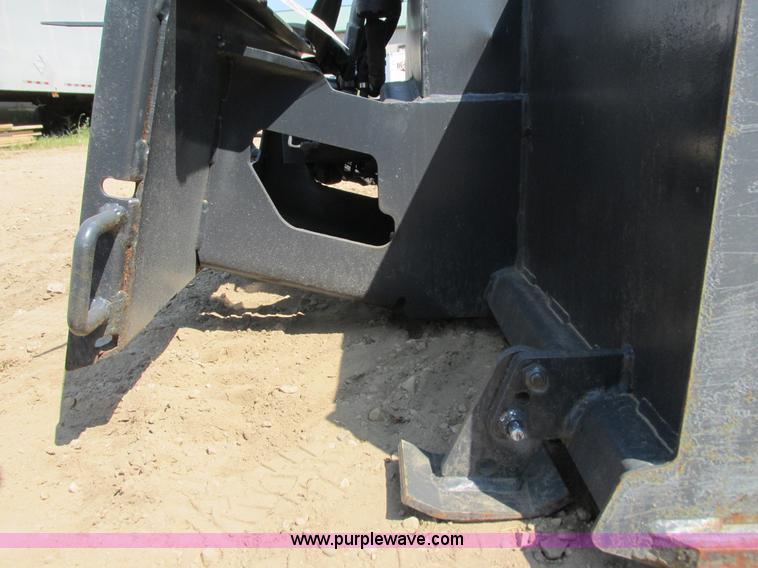 image for item K6569 Bobcat SB200X66 snow blower