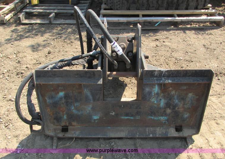 image for item K6573 Bobcat 2560 hydraulic breaker