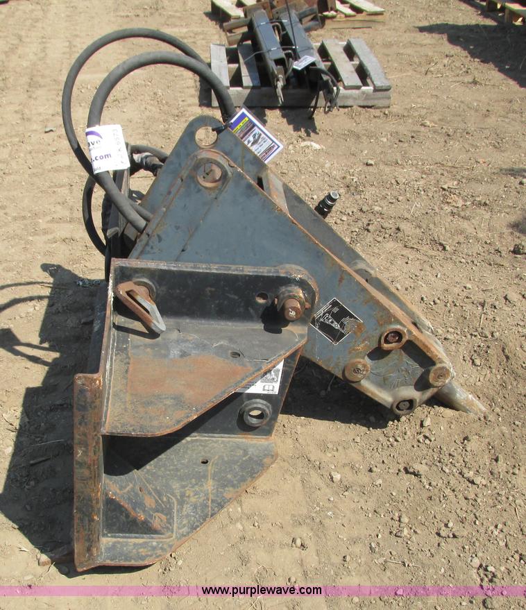 image for item K6573 Bobcat 2560 hydraulic breaker