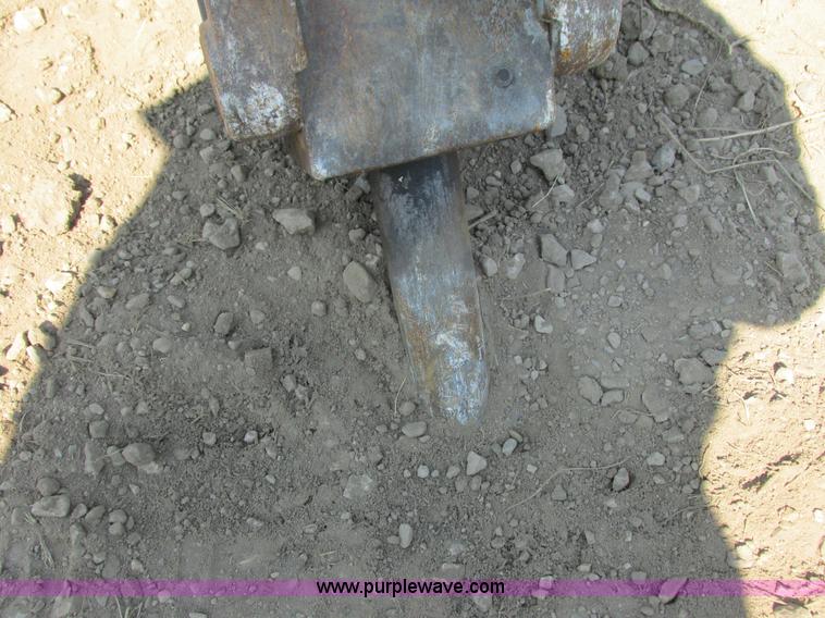 image for item K6573 Bobcat 2560 hydraulic breaker