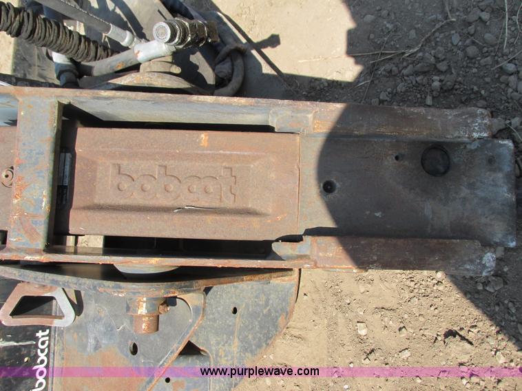 image for item K6573 Bobcat 2560 hydraulic breaker