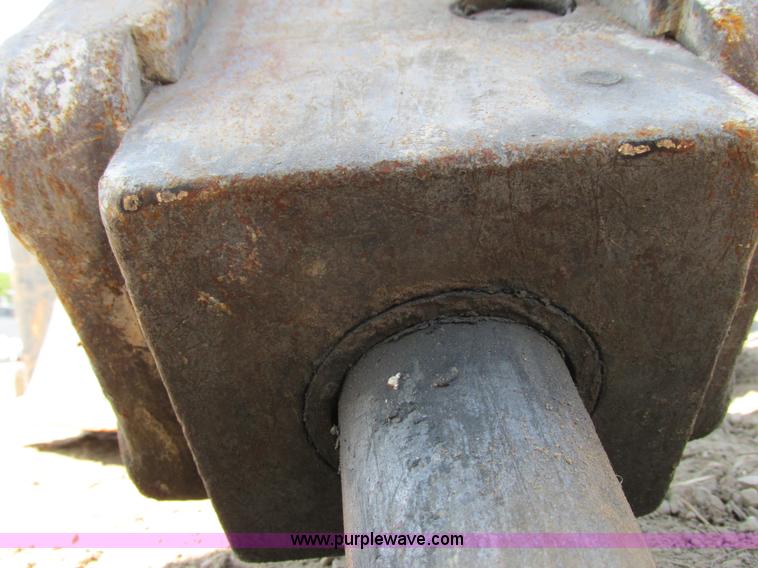 image for item K6573 Bobcat 2560 hydraulic breaker