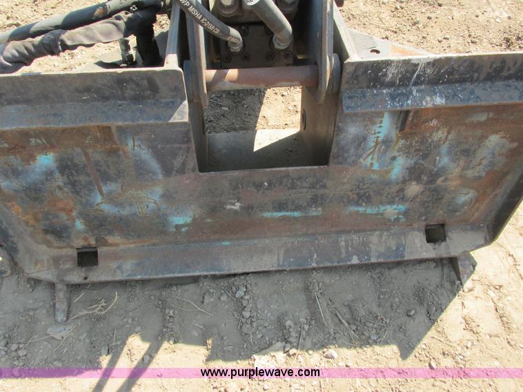 image for item K6573 Bobcat 2560 hydraulic breaker