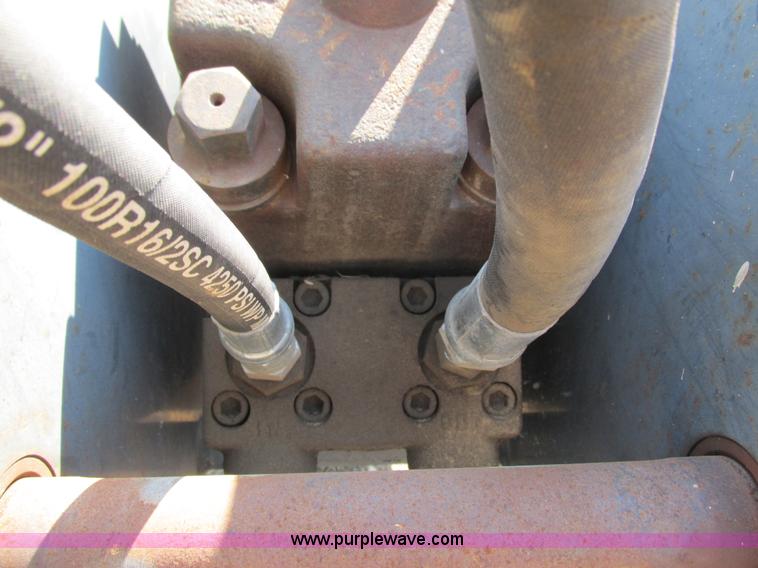 image for item K6573 Bobcat 2560 hydraulic breaker