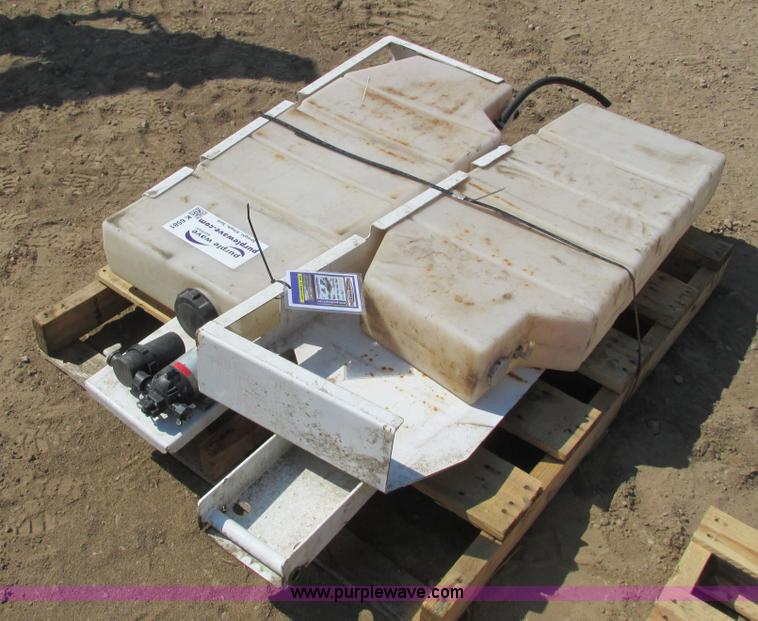 Bobcat water tank kit in Hudson, WI Item K6581 sold Purple Wave