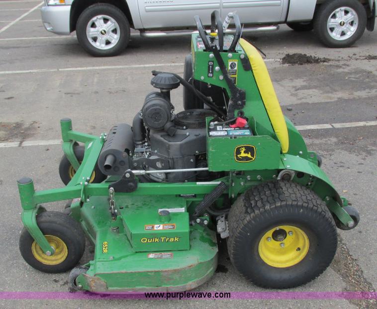 image for item K6582 2013 John Deere 652R Quik Trak lawn mower