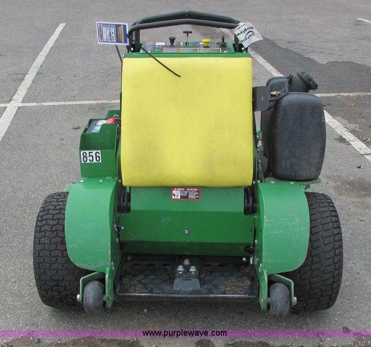 image for item K6582 2013 John Deere 652R Quik Trak lawn mower