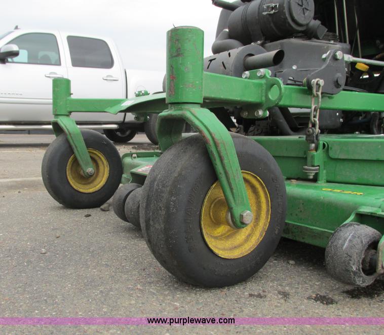 image for item K6582 2013 John Deere 652R Quik Trak lawn mower