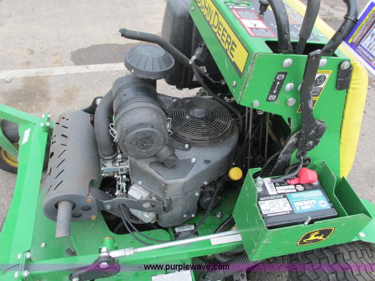 image for item K6582 2013 John Deere 652R Quik Trak lawn mower