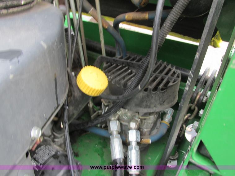 image for item K6582 2013 John Deere 652R Quik Trak lawn mower